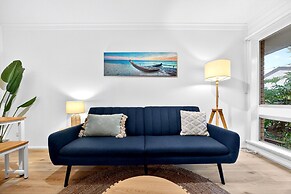 Bright 2-bed Unit Near Scarborough Beach