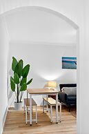 Bright 2-bed Unit Near Scarborough Beach