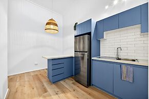 Bright 2-bed Unit Near Scarborough Beach