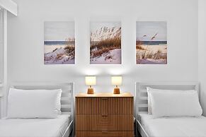 Bright 2-bed Unit Near Scarborough Beach