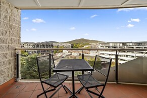 Inner-city 2-bed With Parking, Pool, Gym & BBQ