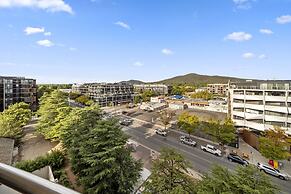 Inner-city 2-bed With Parking, Pool, Gym & BBQ