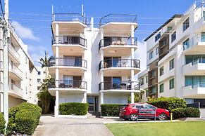 Bright 2-bed Apartment With Stunning Ocean Views