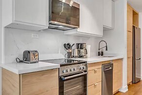 HostlyStays Luxury Suites