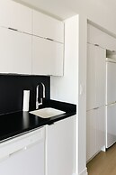 HostlyStays Luxury Suites