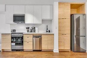 HostlyStays Luxury Suites