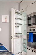 HostlyStays Luxury Suites