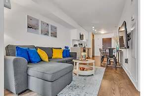 HostlyStays Luxury Suites