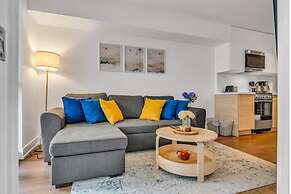 HostlyStays Luxury Suites