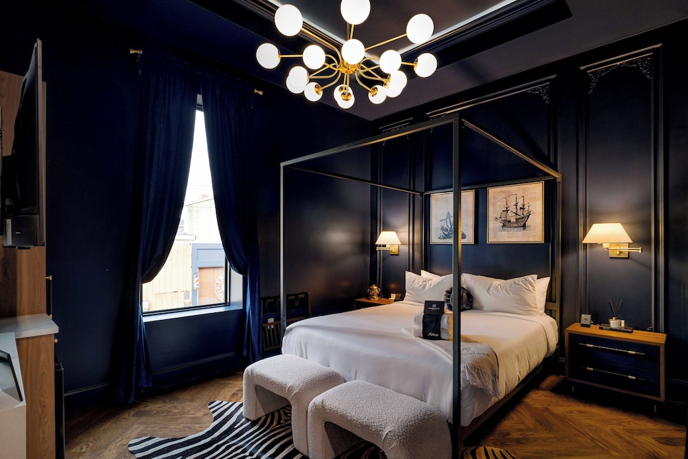 The Highliner Hotel