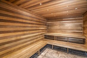 Chic 1-bed South Melbourne Unit With Pool & Gym