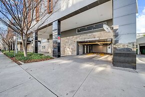 Canberra Lakefront 2-bed With Pool,