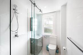 Snug 1-bed Unit Across From Bondi Beach