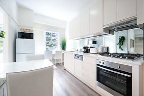 Snug 1-bed Unit Across From Bondi Beach