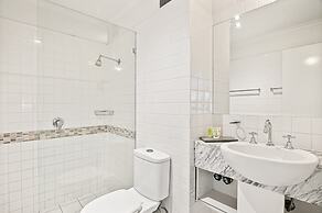 1-bed Stay in Melbourne's Heart