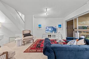 Charming 2-bed Terrace in Prestigious Ascot