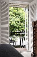 Charming 2-bed Terrace in Prestigious Ascot