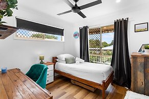 Seaside Serenity: Charming 2-bedroom Getaway