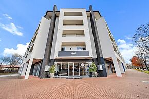 Comfy Lakeside 1-bed With Secure Parking
