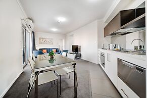 Comfy Lakeside 1-bed With Secure Parking