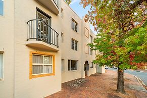 Stylish 1-bed Stay With Balcony & Study