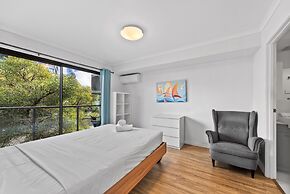 Central Bowen Hills Stay