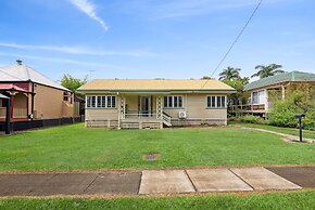 Spacious 3-bed Home in Morningside With Backyard