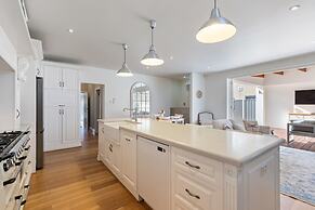 Bluestone Symmetrical Cottage With Outdoor Area