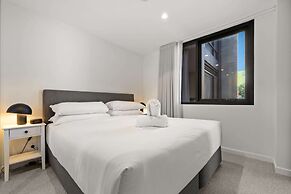 High-end 1-bed Pad in Braddon With Outdoor Dining