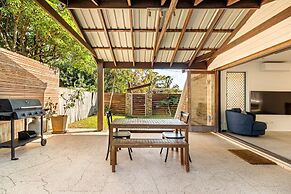 2-bed Beach Escape With Courtyard