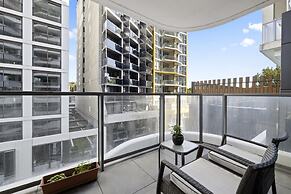 Bright 2-bed Flat With Cityside Charm