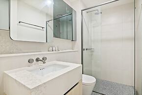 Bright 2-bed Flat With Cityside Charm