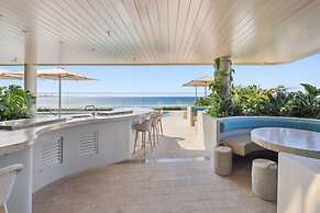 Beachfront 1-bed Flat With Pool & Gym Access