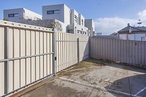 Stylish 2-bed Home Steps From Henley Beach