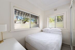2-bed Apartment Near Manly Beach