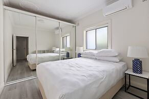 2-bed Apartment Near Manly Beach