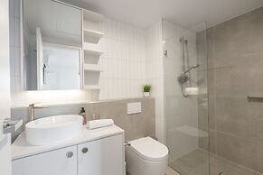 Modern 2-bed Apartment With Premium Amenities