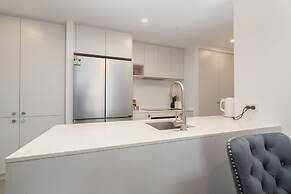 Modern 2-bed Apartment With Premium Amenities