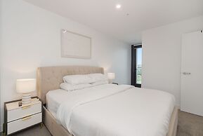 Modern 2-bed Apartment With Premium Amenities