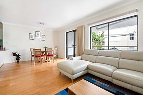 Lovely 2-bed With Balcony