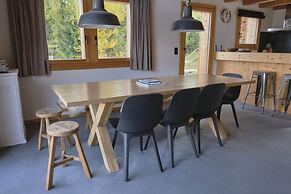 Beautiful Luxury Chalet Veyon With Incredible Views