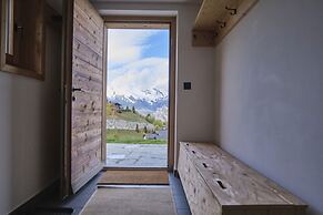 Beautiful Luxury Chalet Veyon With Incredible Views