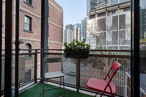 Riverside 2-bed Apartment With Balcony & Parking