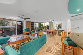 Stylish 3BR Oceanfront Stay by Mooloolaba Esp