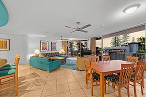 Stylish 3BR Oceanfront Stay by Mooloolaba Esp