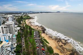 Stylish 3BR Oceanfront Stay by Mooloolaba Esp