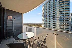 Light-filled 1-bed Apartment With Pool & Gym