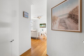 Bright 2-bed Flat With Balcony in Vaucluse