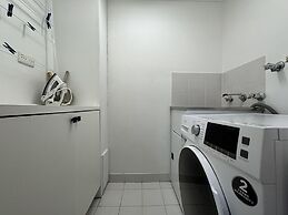 Central 1-bed Adelaide Apartment With Balcony