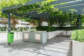 Bright 2-bed Flat Near City Amenities